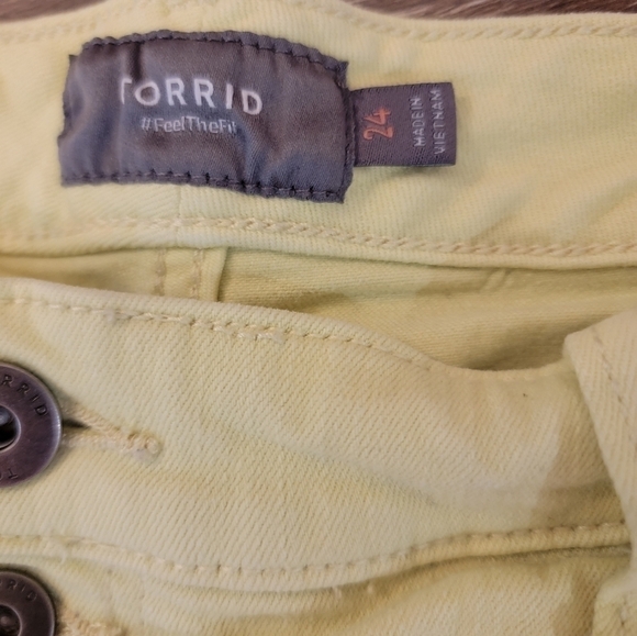 Torrid size 24 Neon Yellow button fly cutoffs - Picture 4 of 9